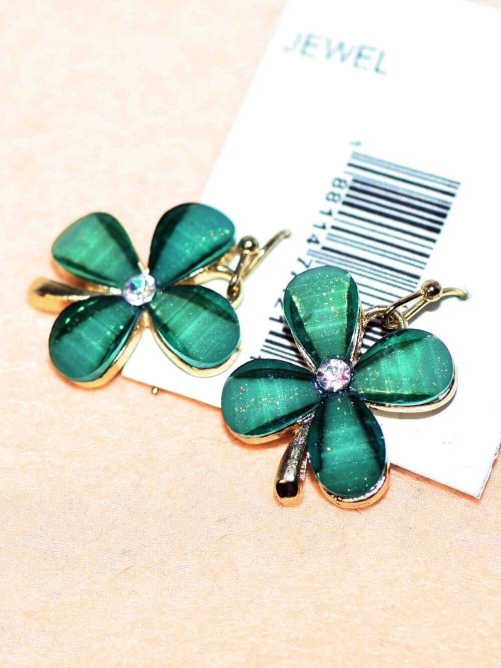 Vtg Four Leaf Green Clover Green Chatoyancy GemStone FishHook Earrings Costume
